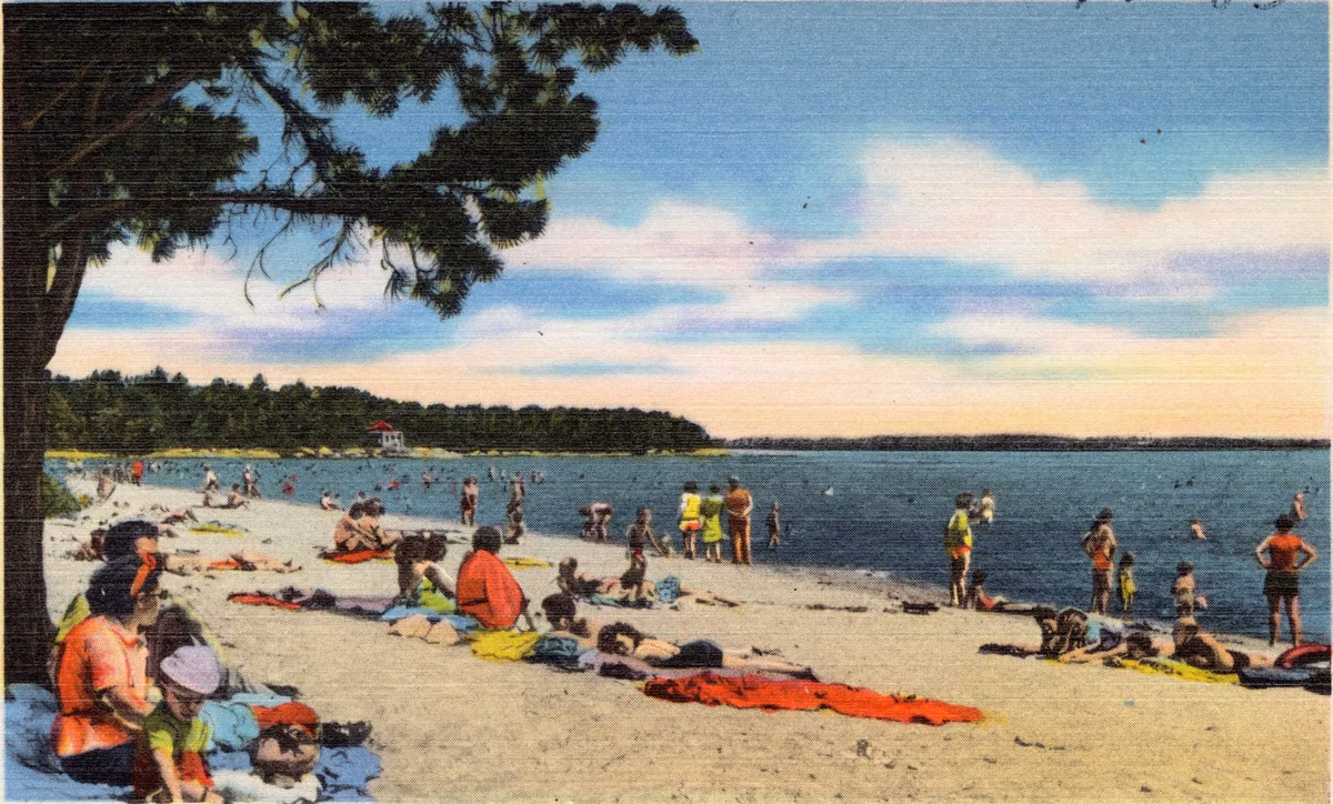 Linen postcard of the bathing beach at Sebago Lake State Park, Naples, about the 1930s to 1940s, with swimmers and sunbathers